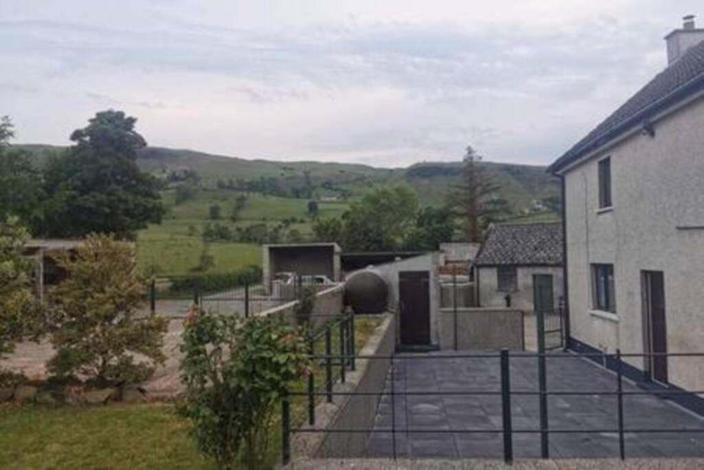 Neds Brae View In The Glens Of Antrim Family And Pet Friendly Carnlough Home Exterior foto